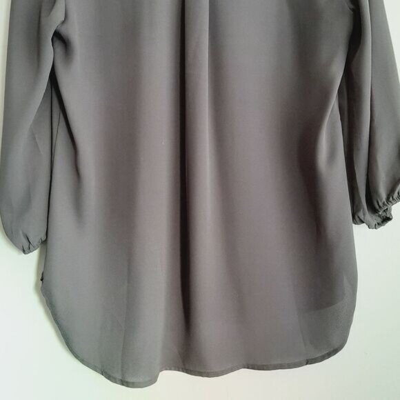 PLEIONE | Split Neck Light High-Low Hem Flowy Blouse Top Gray Sz M Flawed - Picture 7 of 11